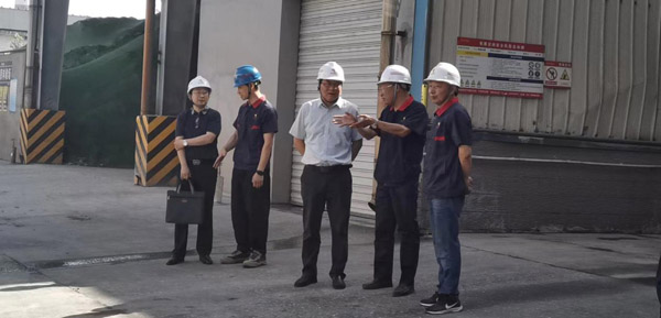 集團(tuán)公司黨委委員、股份公司黨委書(shū)記、總經(jīng)理蔣培進(jìn)到建材公司調(diào)...