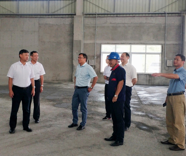 集團(tuán)公司黨委委員、股份公司黨委書記、總經(jīng)理蔣培進(jìn)到矸石項目部調(diào)研 